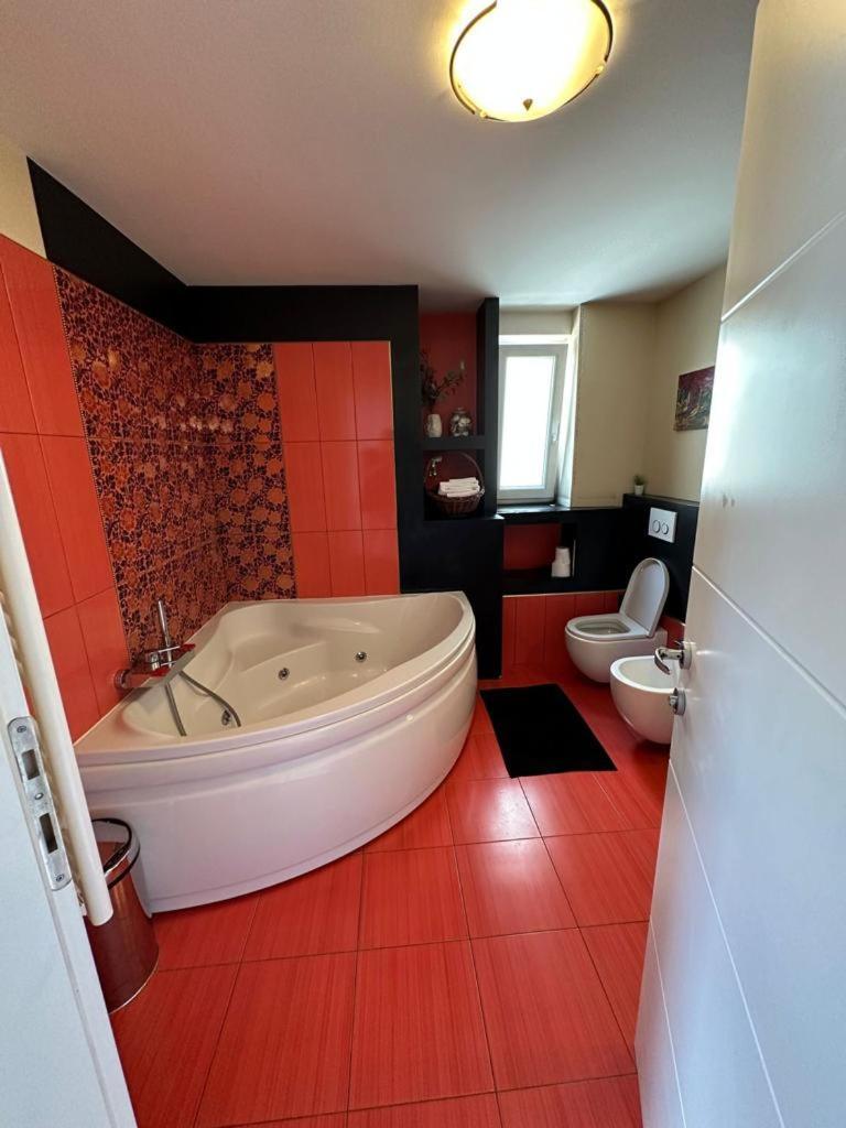Jacuzzi Apartment - Center Zagabria Esterno foto